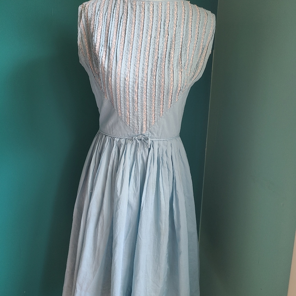 1950s vintage dress, size xs, circle skirt, pleated, lace, cotton, sundress